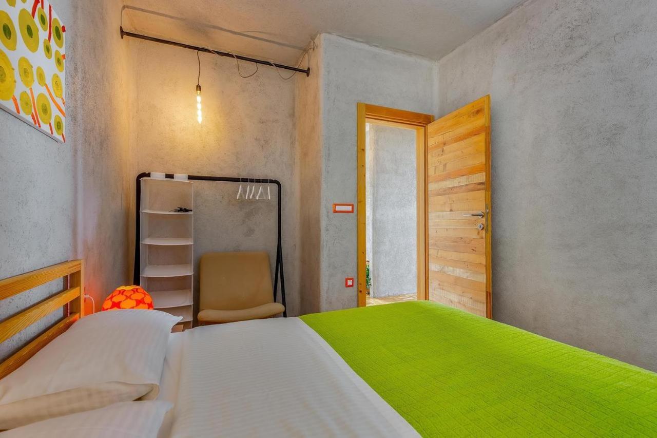 Villa Orange, Small House In A Pine Forest กอสเตรนา ภายนอก รูปภาพ