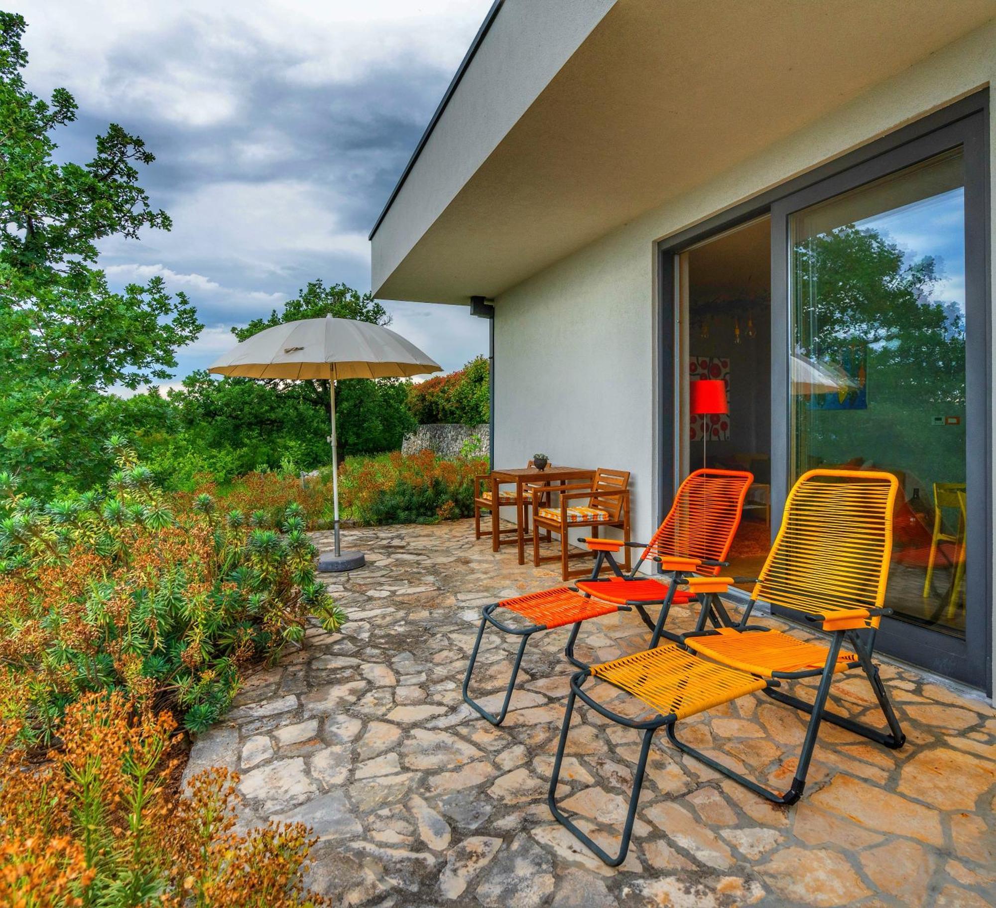 Villa Orange, Small House In A Pine Forest กอสเตรนา ภายนอก รูปภาพ